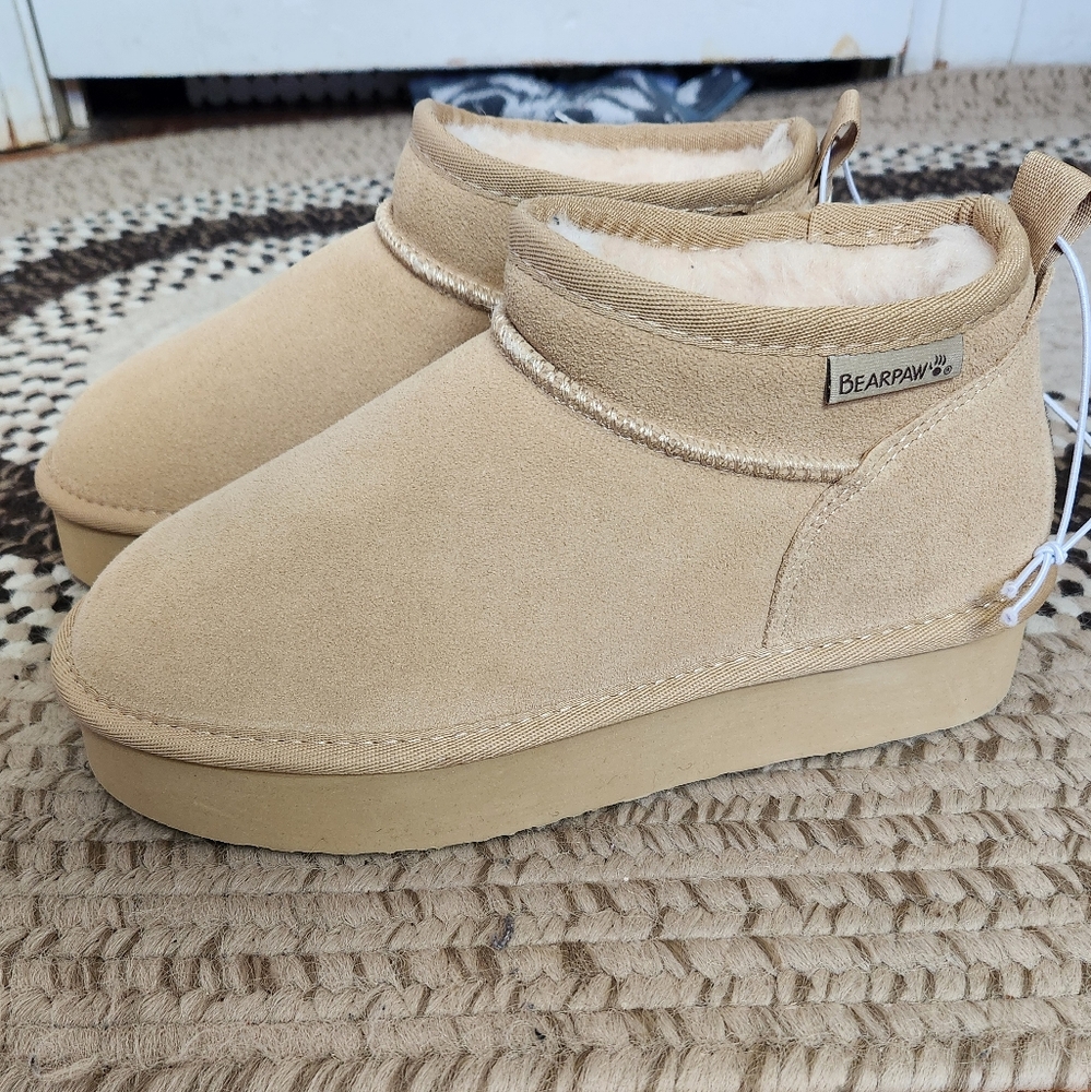 BearPaw Beige Suede Shorty Boots